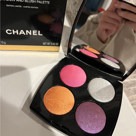 New CHANEL Limited Edition ENCHANTED NIGHT Eyeshadow & Blush Palette - Picture 3 of 4